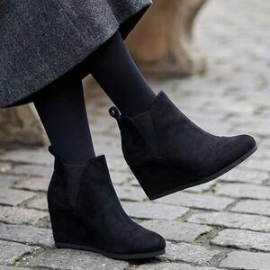 NEW Black Sz 6.5 Dunes Women’s Zoey Wedge Bootie Vegan Suede Memory Foam Slip-On